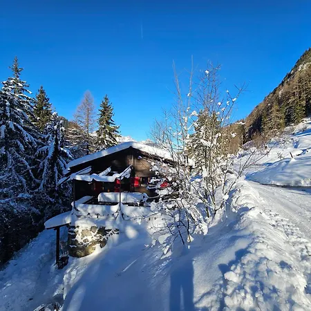Petit Chalet Rustique Et Bucolique Bovernier Exterior photo