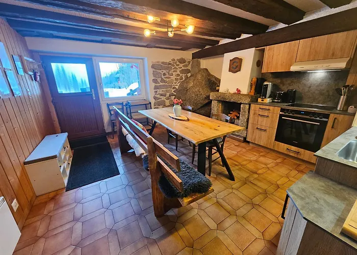 Petit Chalet Rustique Et Bucolique