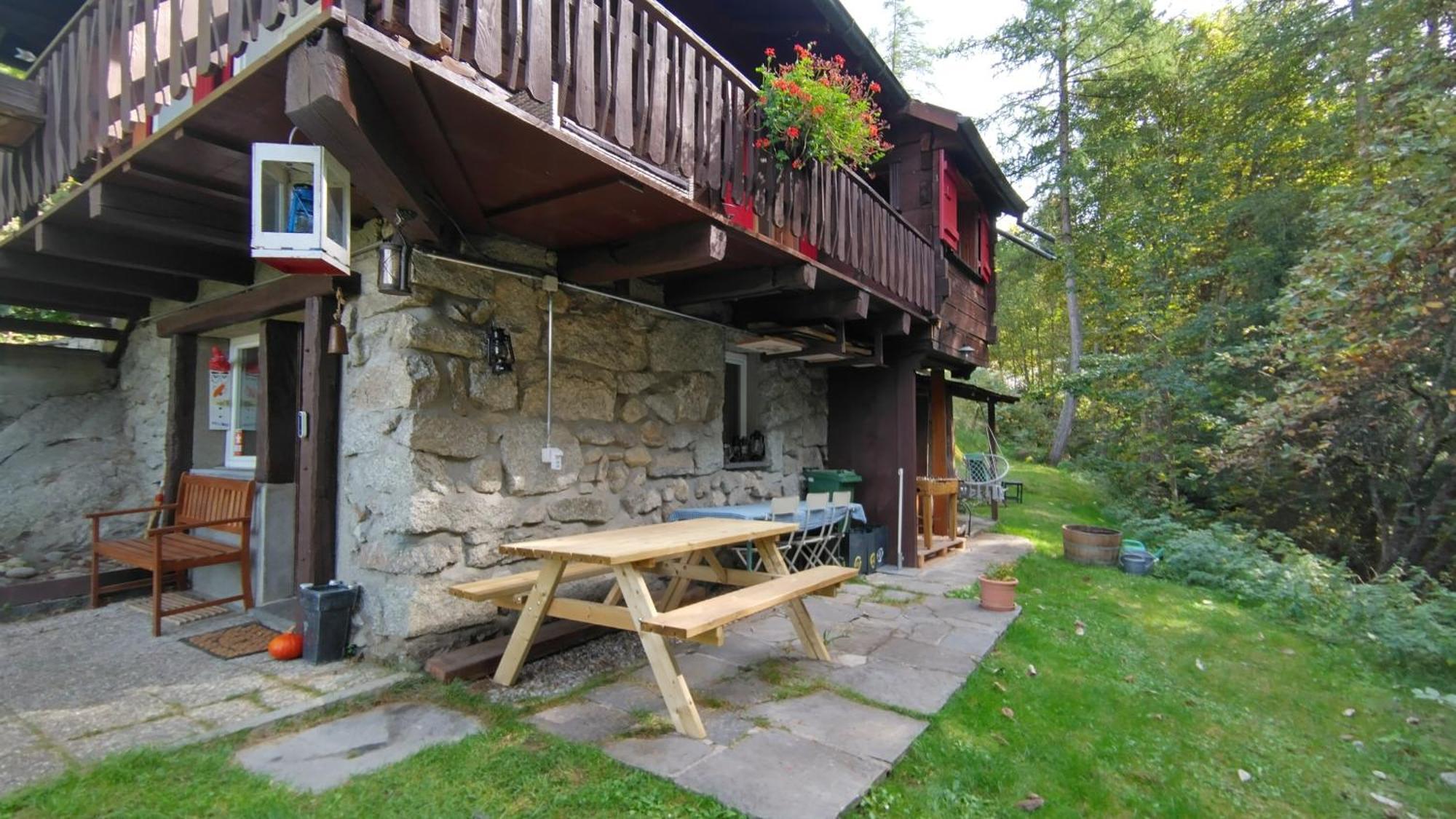 Petit Rustique Et Bucolique Chalet Bovernier