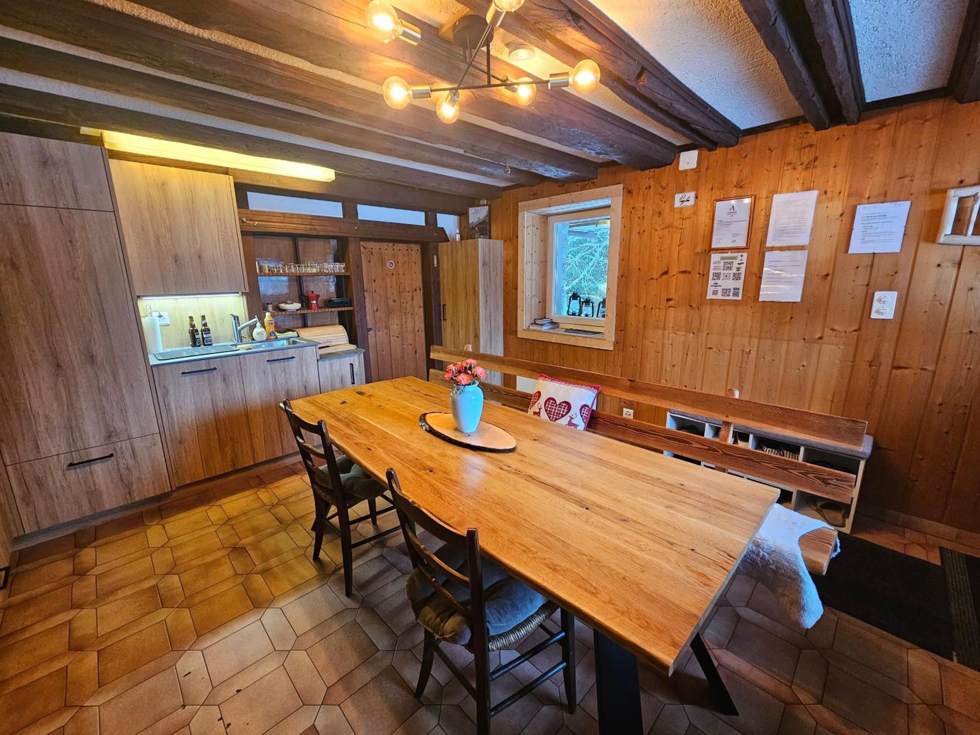 Petit Rustique Et Bucolique Chalet Bovernier